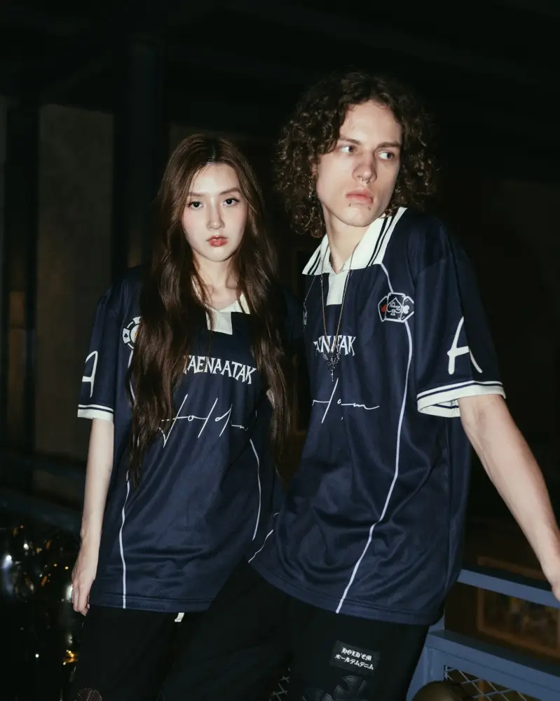 TAENAATAK X HOLD’EM RIVER ME JERSEY TEE